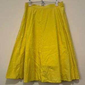 Gorgeous butter yellow seersucker Uniqlo skirt Large